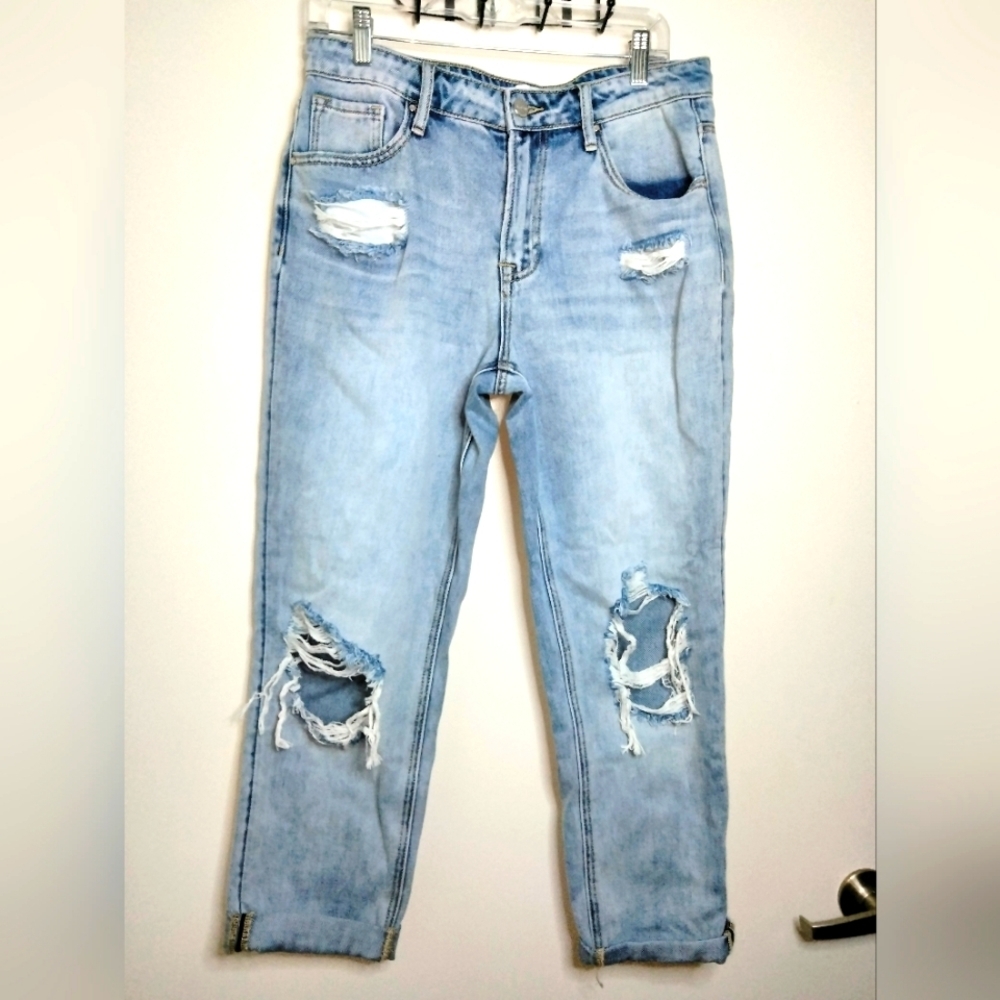 Risen Jeans (Size 7/28) Ripped Distressed Crop Denim Jeans